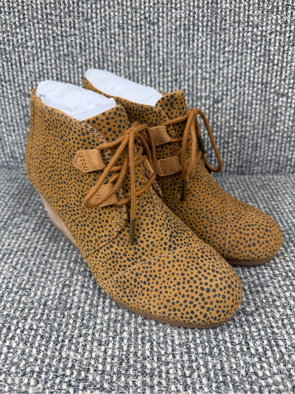 TOMS Kala Wedge Booties Womens 6.5 Tan Mini Cheetah Suede Animal Print NWT